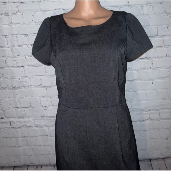 Adrienne Vittadini Dark Gray short sleeve dress size 6P - Picture 2 of 11